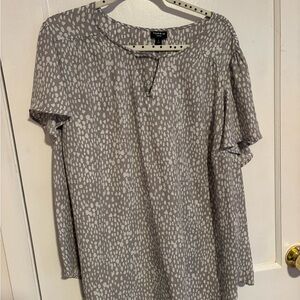 Torrid Gray and White Patterned Blouse